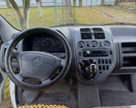Белый Мерседес Вито, объемом двигателя 2.2 л и пробегом 360 тыс. км за 5200 $, фото 4 на Automoto.ua
