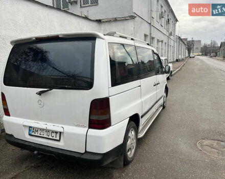 Белый Мерседес Вито, объемом двигателя 2.2 л и пробегом 500 тыс. км за 4700 $, фото 2 на Automoto.ua