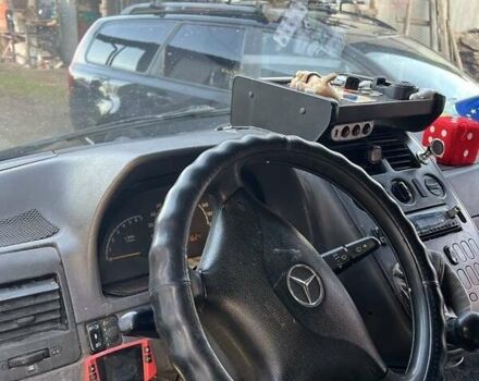 Білий Мерседес Віто, об'ємом двигуна 2.2 л та пробігом 700 тис. км за 3300 $, фото 4 на Automoto.ua
