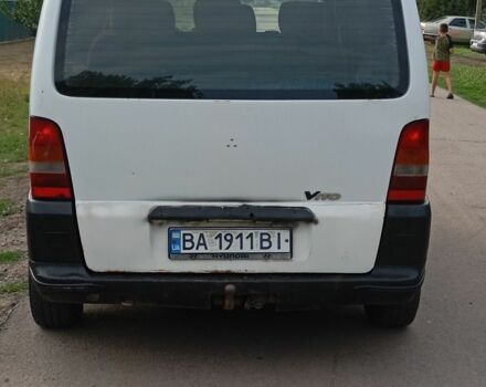 Белый Мерседес Вито, объемом двигателя 2.2 л и пробегом 70 тыс. км за 3083 $, фото 3 на Automoto.ua