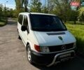 Белый Мерседес Вито, объемом двигателя 2.3 л и пробегом 300 тыс. км за 3000 $, фото 1 на Automoto.ua