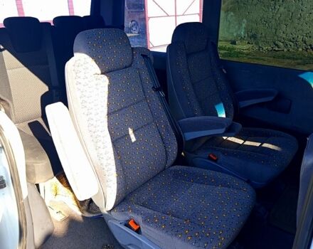 Белый Мерседес Вито, объемом двигателя 2.3 л и пробегом 300 тыс. км за 4270 $, фото 4 на Automoto.ua