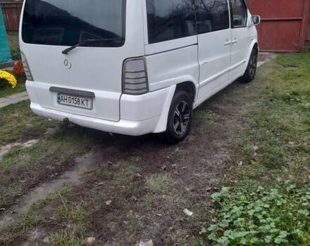 Белый Мерседес Вито, объемом двигателя 2.3 л и пробегом 405 тыс. км за 4500 $, фото 5 на Automoto.ua