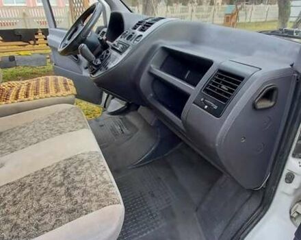 Белый Мерседес Вито, объемом двигателя 2.2 л и пробегом 360 тыс. км за 5200 $, фото 2 на Automoto.ua