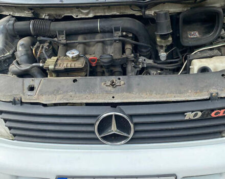 Білий Мерседес Віто, об'ємом двигуна 2.15 л та пробігом 350 тис. км за 4500 $, фото 4 на Automoto.ua