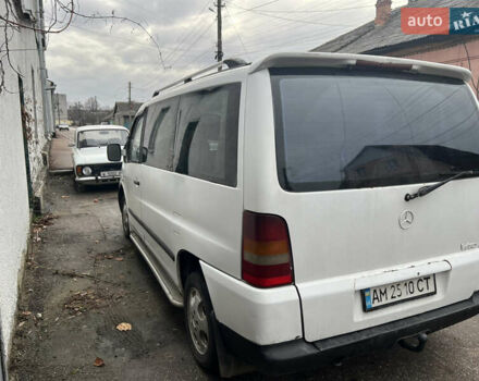 Белый Мерседес Вито, объемом двигателя 2.2 л и пробегом 500 тыс. км за 4700 $, фото 3 на Automoto.ua