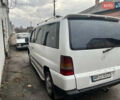Белый Мерседес Вито, объемом двигателя 2.2 л и пробегом 500 тыс. км за 4700 $, фото 3 на Automoto.ua