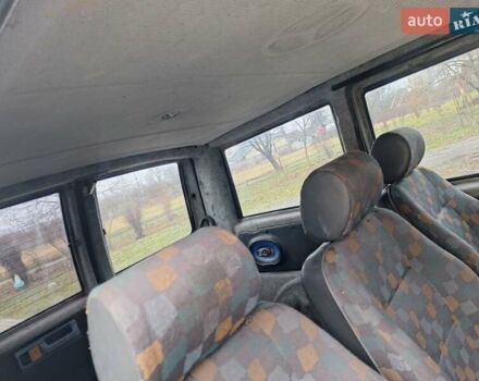 Белый Мерседес Вито, объемом двигателя 2.2 л и пробегом 333 тыс. км за 3700 $, фото 20 на Automoto.ua