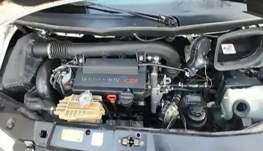 Белый Мерседес Вито, объемом двигателя 2.2 л и пробегом 278 тыс. км за 2900 $, фото 8 на Automoto.ua