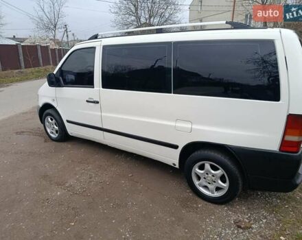 Белый Мерседес Вито, объемом двигателя 2.15 л и пробегом 500 тыс. км за 4350 $, фото 3 на Automoto.ua
