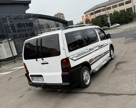 Белый Мерседес Вито, объемом двигателя 2.15 л и пробегом 300 тыс. км за 4199 $, фото 6 на Automoto.ua