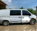 Белый Мерседес Вито, объемом двигателя 2.2 л и пробегом 465 тыс. км за 1350 $, фото 3 на Automoto.ua