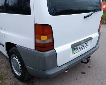 Белый Мерседес Вито, объемом двигателя 2.2 л и пробегом 300 тыс. км за 3750 $, фото 25 на Automoto.ua