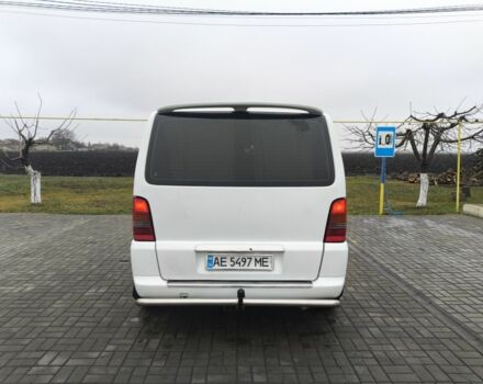 Белый Мерседес Вито, объемом двигателя 2.2 л и пробегом 430 тыс. км за 8000 $, фото 3 на Automoto.ua