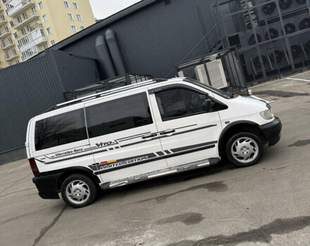 Белый Мерседес Вито, объемом двигателя 2.15 л и пробегом 300 тыс. км за 4199 $, фото 5 на Automoto.ua