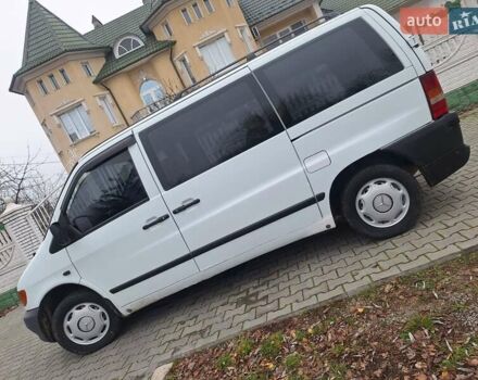 Белый Мерседес Вито, объемом двигателя 2.2 л и пробегом 333 тыс. км за 3700 $, фото 1 на Automoto.ua