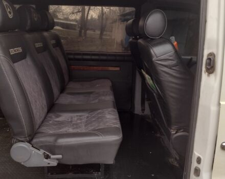 Белый Мерседес Вито, объемом двигателя 2.1 л и пробегом 365 тыс. км за 5000 $, фото 8 на Automoto.ua