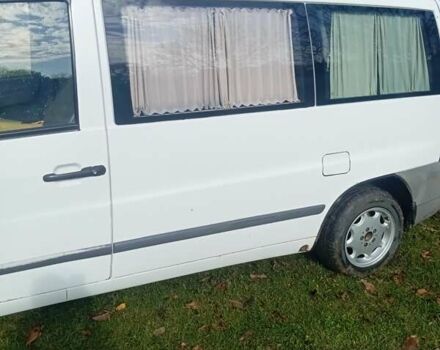 Белый Мерседес Вито, объемом двигателя 2.2 л и пробегом 316 тыс. км за 4000 $, фото 6 на Automoto.ua