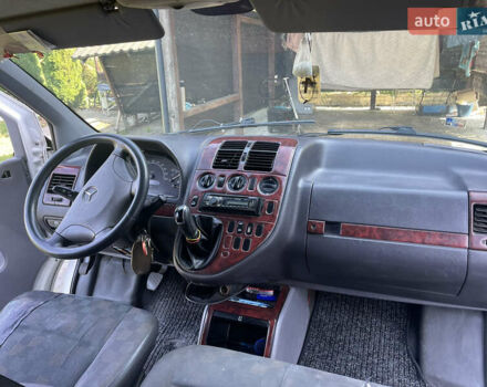 Белый Мерседес Вито, объемом двигателя 2.2 л и пробегом 499 тыс. км за 4900 $, фото 10 на Automoto.ua