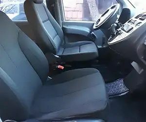 Белый Мерседес Вито, объемом двигателя 2.2 л и пробегом 278 тыс. км за 2900 $, фото 5 на Automoto.ua