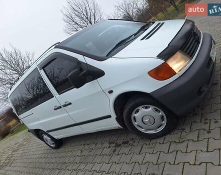 Белый Мерседес Вито, объемом двигателя 2.2 л и пробегом 333 тыс. км за 3700 $, фото 12 на Automoto.ua