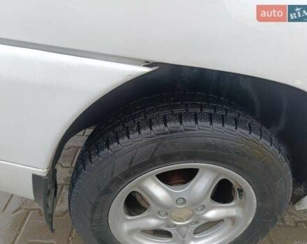 Белый Мерседес Вито, объемом двигателя 2.15 л и пробегом 370 тыс. км за 5700 $, фото 24 на Automoto.ua