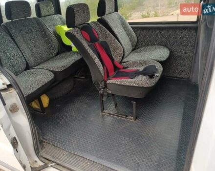 Белый Мерседес Вито, объемом двигателя 2.2 л и пробегом 520 тыс. км за 4800 $, фото 3 на Automoto.ua