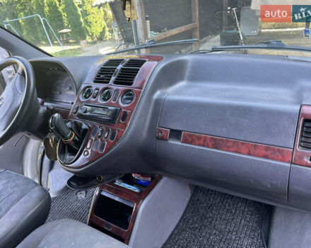 Белый Мерседес Вито, объемом двигателя 2.2 л и пробегом 499 тыс. км за 4900 $, фото 7 на Automoto.ua