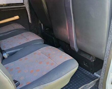 Белый Мерседес Вито, объемом двигателя 2.2 л и пробегом 530 тыс. км за 5500 $, фото 3 на Automoto.ua