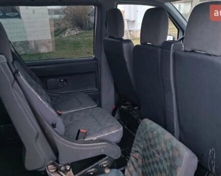 Белый Мерседес Вито, объемом двигателя 2.2 л и пробегом 300 тыс. км за 3750 $, фото 49 на Automoto.ua