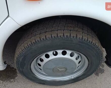 Белый Мерседес Вито, объемом двигателя 2.2 л и пробегом 300 тыс. км за 3750 $, фото 39 на Automoto.ua