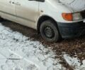 Белый Мерседес Вито, объемом двигателя 2.2 л и пробегом 350 тыс. км за 2275 $, фото 1 на Automoto.ua