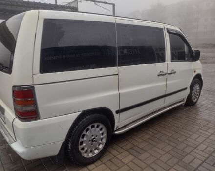 Белый Мерседес Вито, объемом двигателя 2.1 л и пробегом 365 тыс. км за 5000 $, фото 3 на Automoto.ua