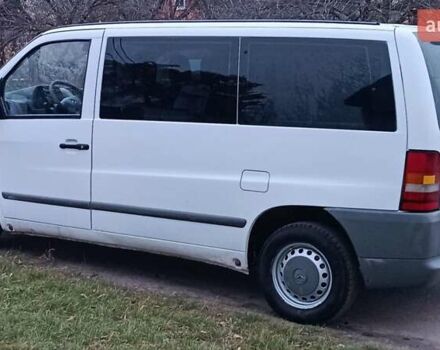 Белый Мерседес Вито, объемом двигателя 2.2 л и пробегом 300 тыс. км за 3750 $, фото 11 на Automoto.ua