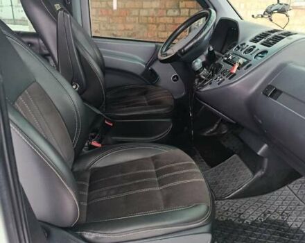 Білий Мерседес Віто, об'ємом двигуна 2.2 л та пробігом 540 тис. км за 4800 $, фото 10 на Automoto.ua