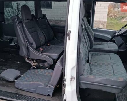 Белый Мерседес Вито, объемом двигателя 2.2 л и пробегом 300 тыс. км за 3750 $, фото 48 на Automoto.ua