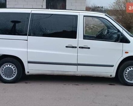 Белый Мерседес Вито, объемом двигателя 2.2 л и пробегом 300 тыс. км за 3750 $, фото 14 на Automoto.ua