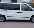 Белый Мерседес Вито, объемом двигателя 2.2 л и пробегом 300 тыс. км за 3750 $, фото 14 на Automoto.ua