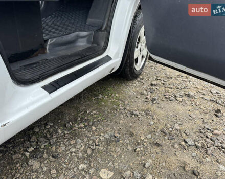 Білий Мерседес Віто, об'ємом двигуна 2.2 л та пробігом 400 тис. км за 5000 $, фото 13 на Automoto.ua