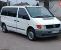 Белый Мерседес Вито, объемом двигателя 2.2 л и пробегом 300 тыс. км за 3750 $, фото 1 на Automoto.ua