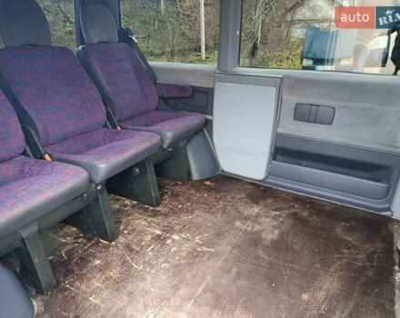 Белый Мерседес Вито, объемом двигателя 2.15 л и пробегом 500 тыс. км за 4350 $, фото 4 на Automoto.ua