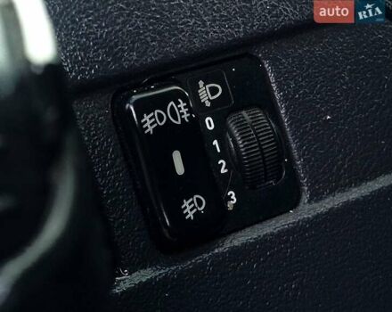 Мерседес Вито 2000 в Николаеве на Automoto.ua Белый Мерседес Вито, объемом двигателя 2.2 л и пробегом 261 тыс. км за 4590 $, фото 14 на Automoto.ua