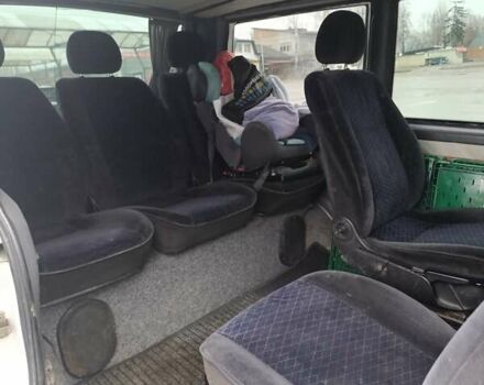 Белый Мерседес Вито, объемом двигателя 2.15 л и пробегом 370 тыс. км за 5700 $, фото 32 на Automoto.ua