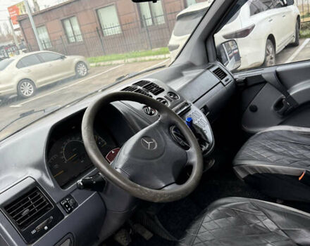 Белый Мерседес Вито, объемом двигателя 2.15 л и пробегом 300 тыс. км за 4199 $, фото 12 на Automoto.ua