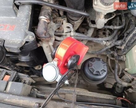 Белый Мерседес Вито, объемом двигателя 2.15 л и пробегом 370 тыс. км за 5700 $, фото 7 на Automoto.ua