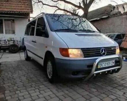 Белый Мерседес Вито, объемом двигателя 2.2 л и пробегом 278 тыс. км за 2900 $, фото 1 на Automoto.ua