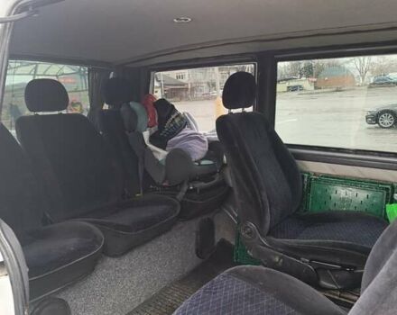 Белый Мерседес Вито, объемом двигателя 2.15 л и пробегом 370 тыс. км за 5700 $, фото 10 на Automoto.ua