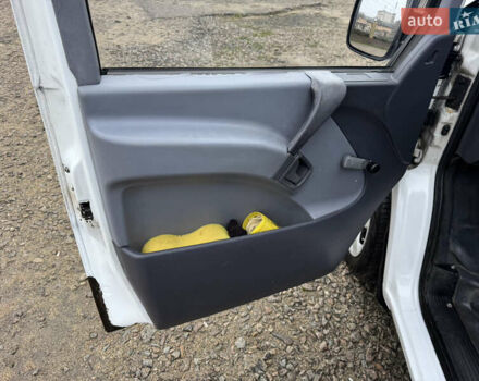 Білий Мерседес Віто, об'ємом двигуна 2.2 л та пробігом 400 тис. км за 5000 $, фото 11 на Automoto.ua