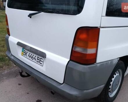 Белый Мерседес Вито, объемом двигателя 2.2 л и пробегом 300 тыс. км за 3750 $, фото 26 на Automoto.ua