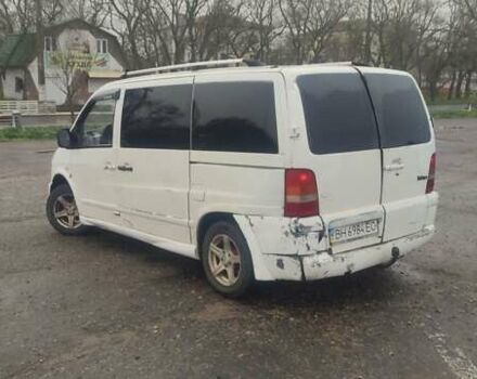 Белый Мерседес Вито, объемом двигателя 2.2 л и пробегом 350 тыс. км за 2550 $, фото 6 на Automoto.ua